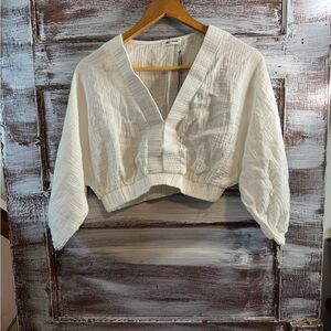 Day + Moon 
Cream Cropped V-Neck Boxy Top